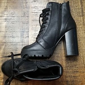 Steve Madden 7.5 Heel blk boot